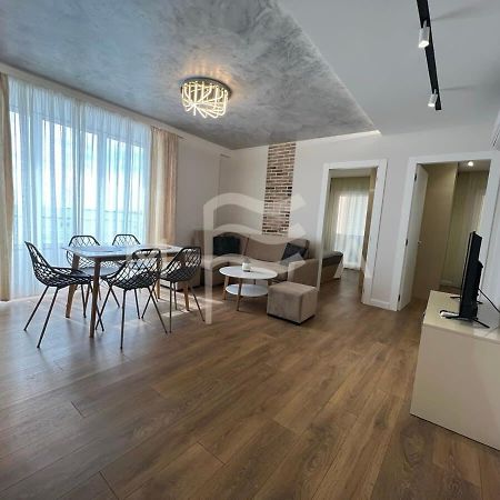 Yacht Club 573 Apartment Драч Екстериор снимка