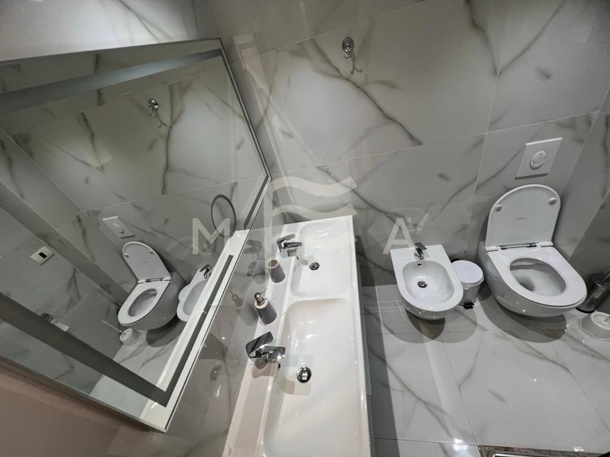 Yacht Club 573 Apartment Драч Екстериор снимка